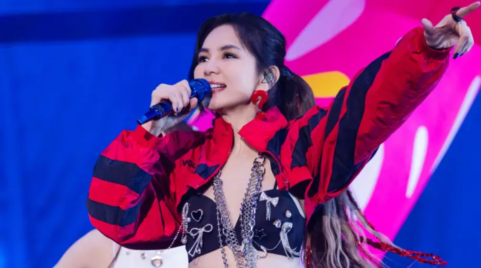 陳嘉樺被認為過瘦、舞蹈改編也不好看。（圖／翻攝微博）​